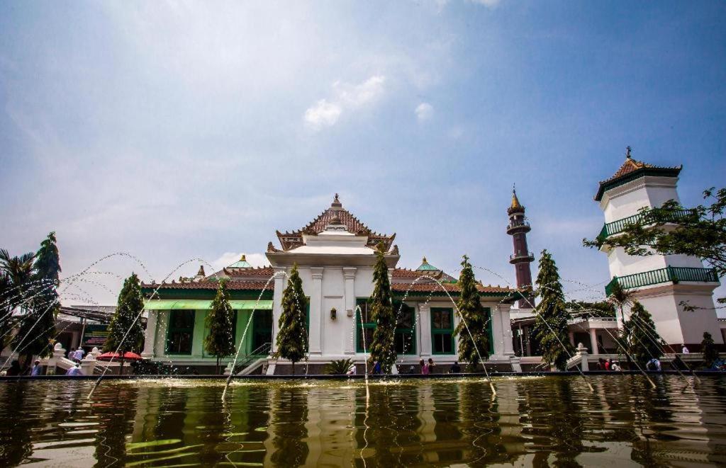 Oyo 2025 Wisma Musdalifa Palembang Eksteriør bilde